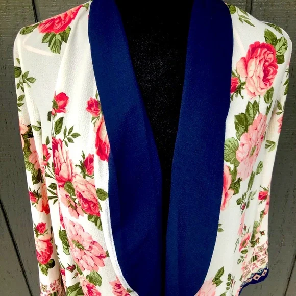 🍀Robe - NWOT by Kaii Los Angeles🍀 - Picture 6 of 7